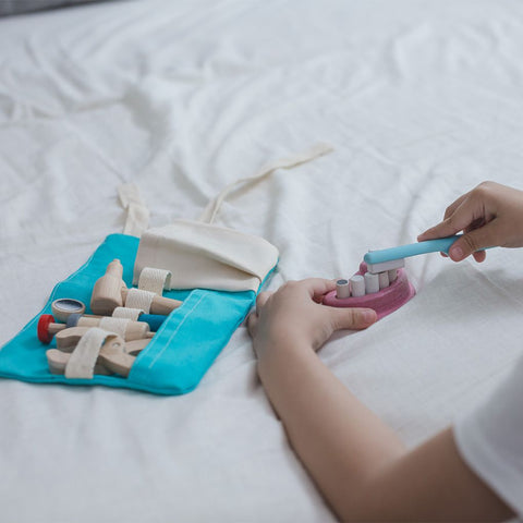 Plan Toys - Pretend Dentist Set