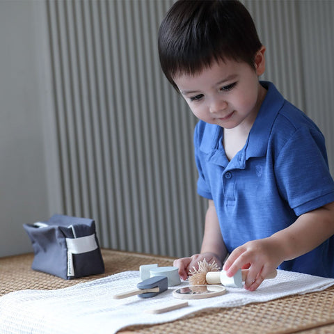 Plan Toys - Pretend Shaving Set