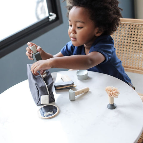 Plan Toys - Pretend Shaving Set