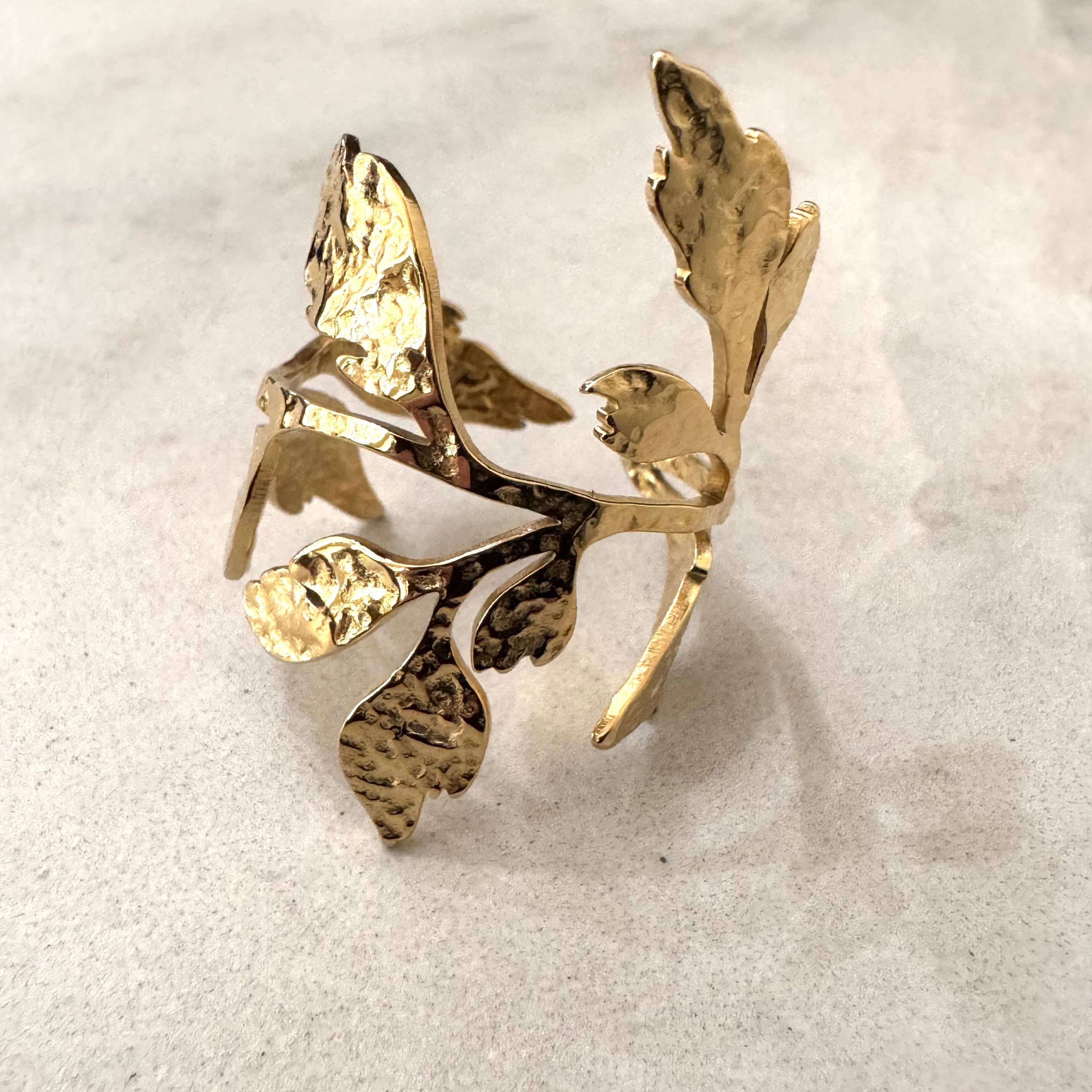 Cassette Barcelona Ring - Sola Floral