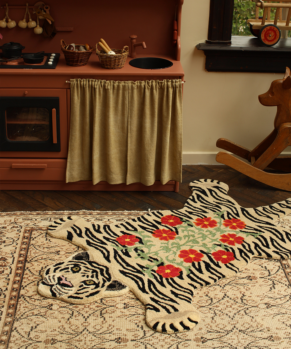 Doing Goods Rug - Floral White Tiger