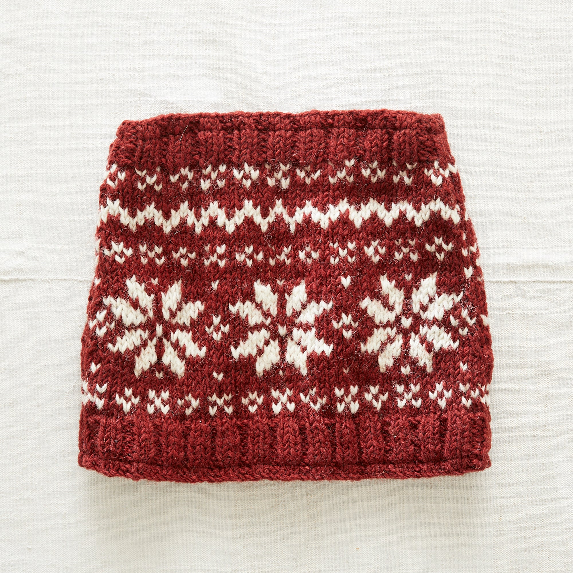 Aura Que Neckwarmer - Snowflake Himani Fair Isle Wool