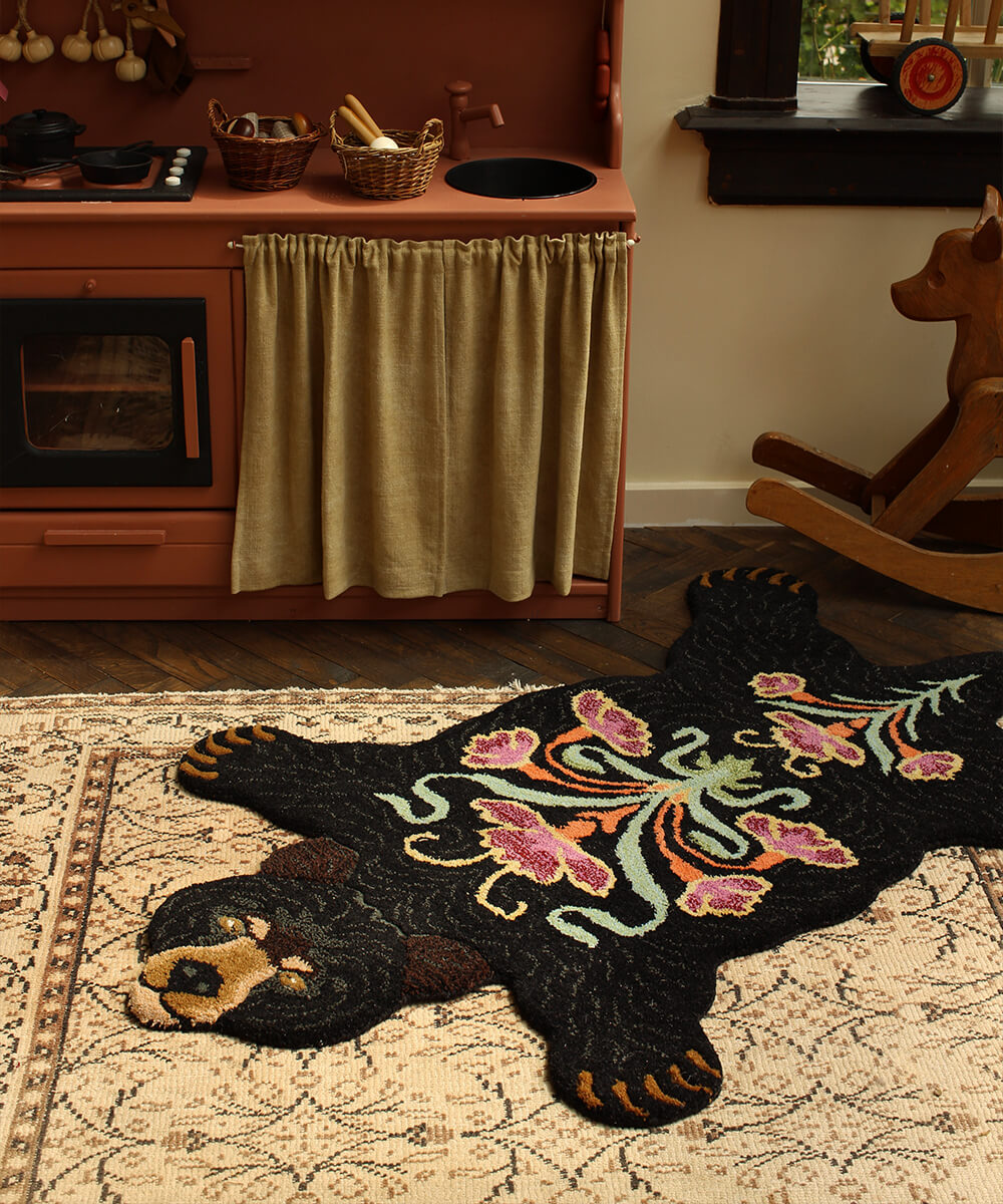 Doing Goods Rug - Blooming Black Bear