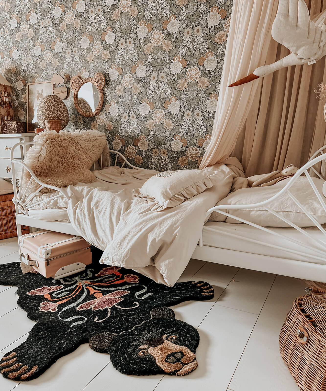 Doing Goods Rug - Blooming Black Bear