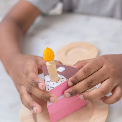 Plan Toys - Pretend Birthday Cake Set