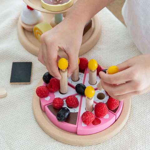Plan Toys - Pretend Birthday Cake Set