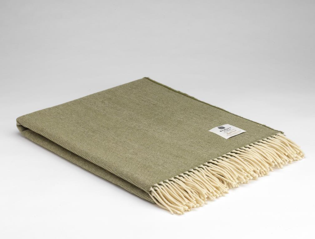 McNutt of Donegal Throw in Supersoft Lambswool - Fern