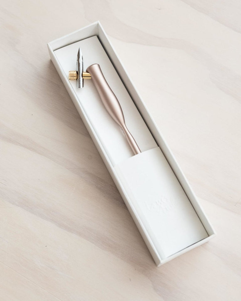 Tom's Studio Calligraphy Pen - Flourish - Straight
