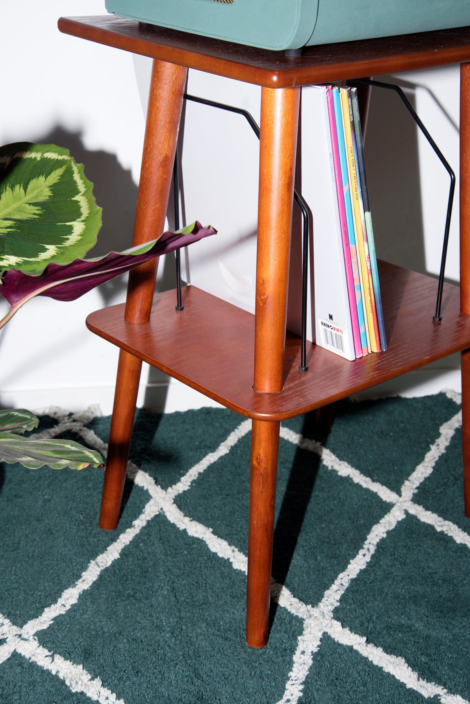 Crosley Manchester - Vinyl Record Player Stand Table Paprika