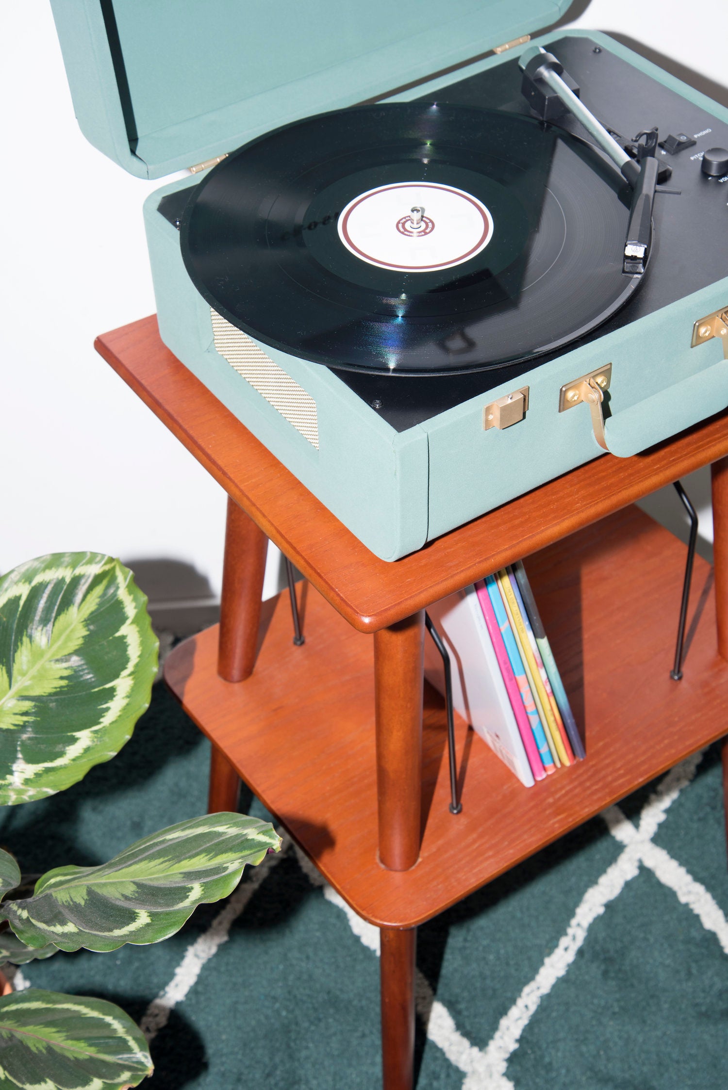 Crosley Manchester - Vinyl Record Player Stand Table Paprika