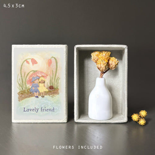 East of India Matchbox - Vase & Dried Flowers - Lovely Friend