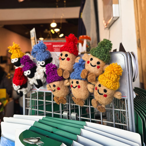 Erin Knitbits Magnet- Potato Bobble Hat