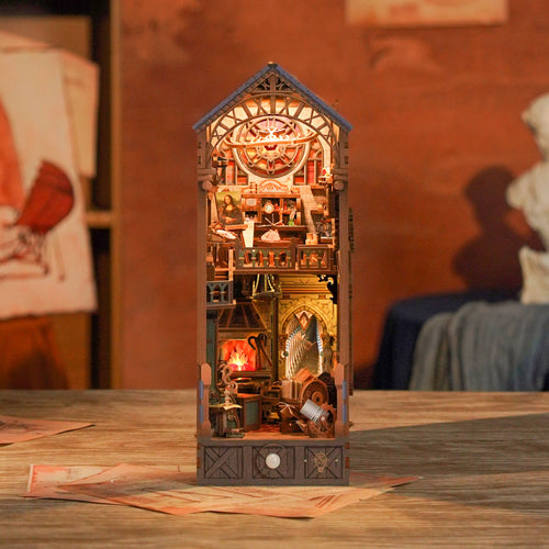 DIY Book Nook Kit - Leonardo da Vinci Workshop