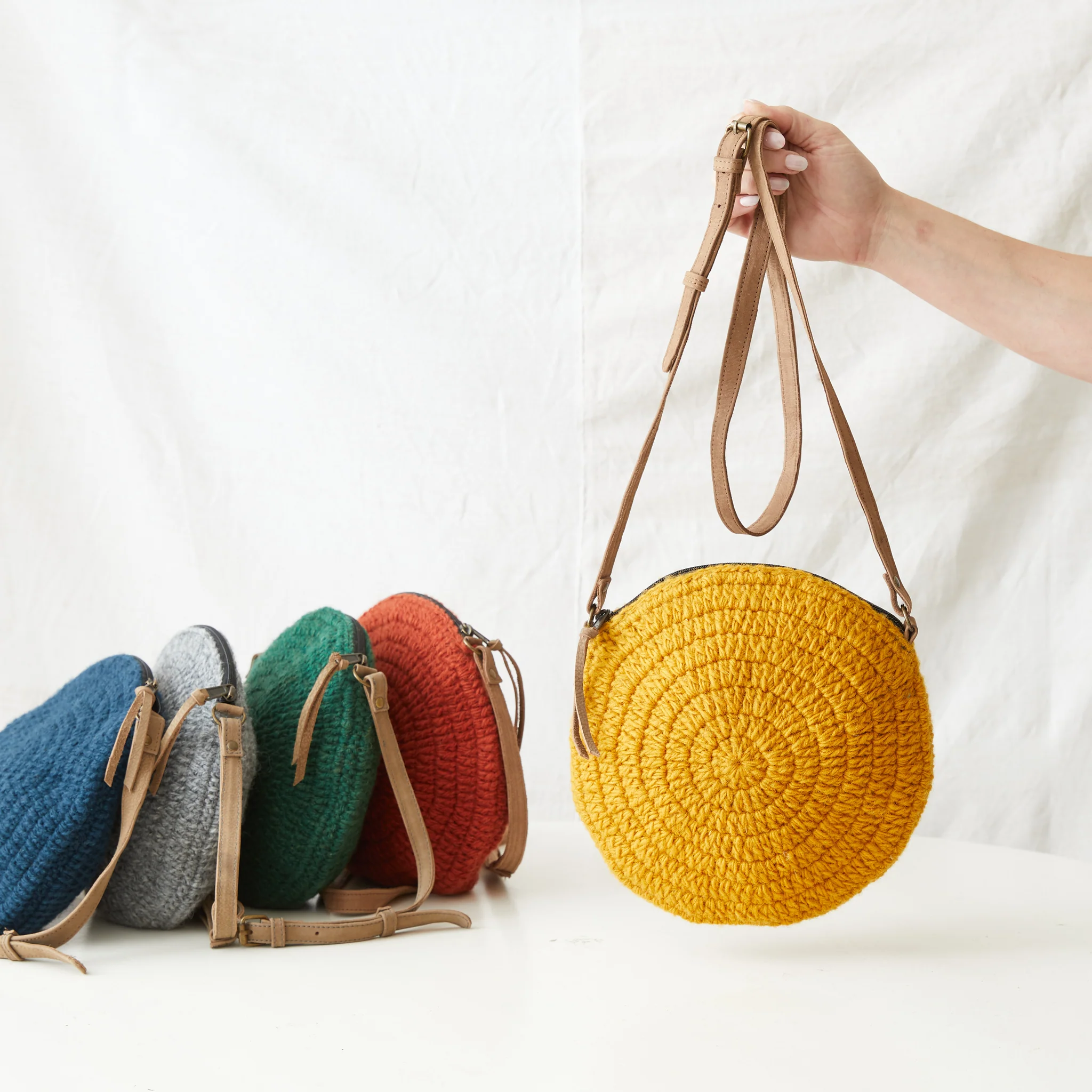 Aura Que - KALPA Crochet Circle Cross Body Handbag