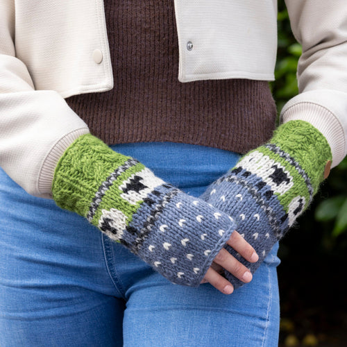 Erin Knitwear Handwarmers - Aran Sheep Cable Handwarmers