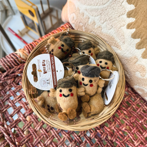 Erin Knitbits Keyring - Potato Flat Cap