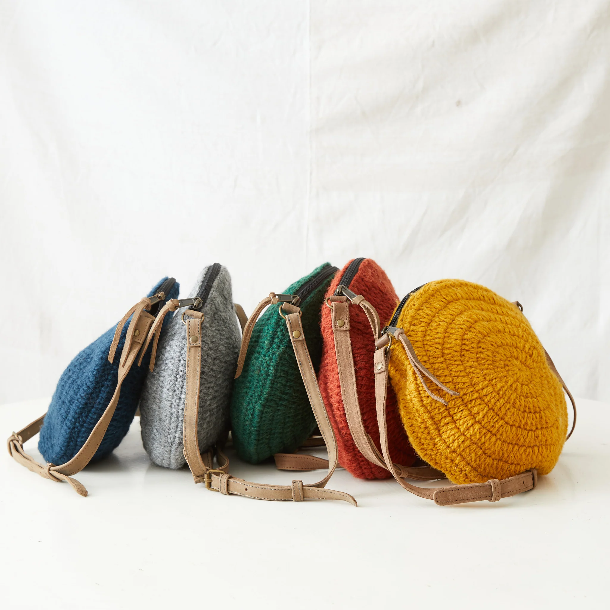 Aura Que - KALPA Crochet Circle Cross Body Handbag