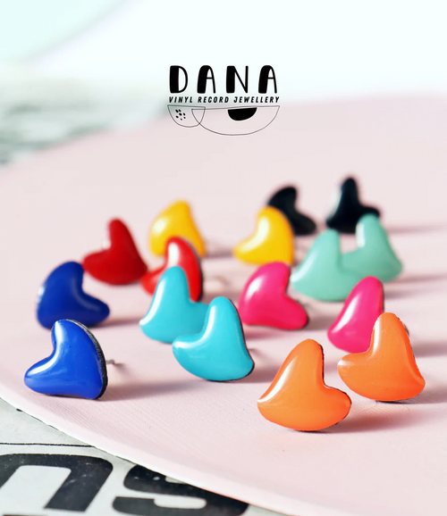 Dana Jewellery - Stud Hearts