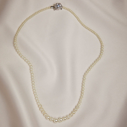 Lovett Necklace - Pearls with Clasp